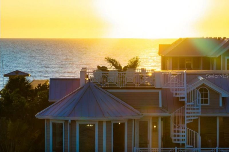 110 10th Street S, Bradenton Beach, FL 34217 Photo