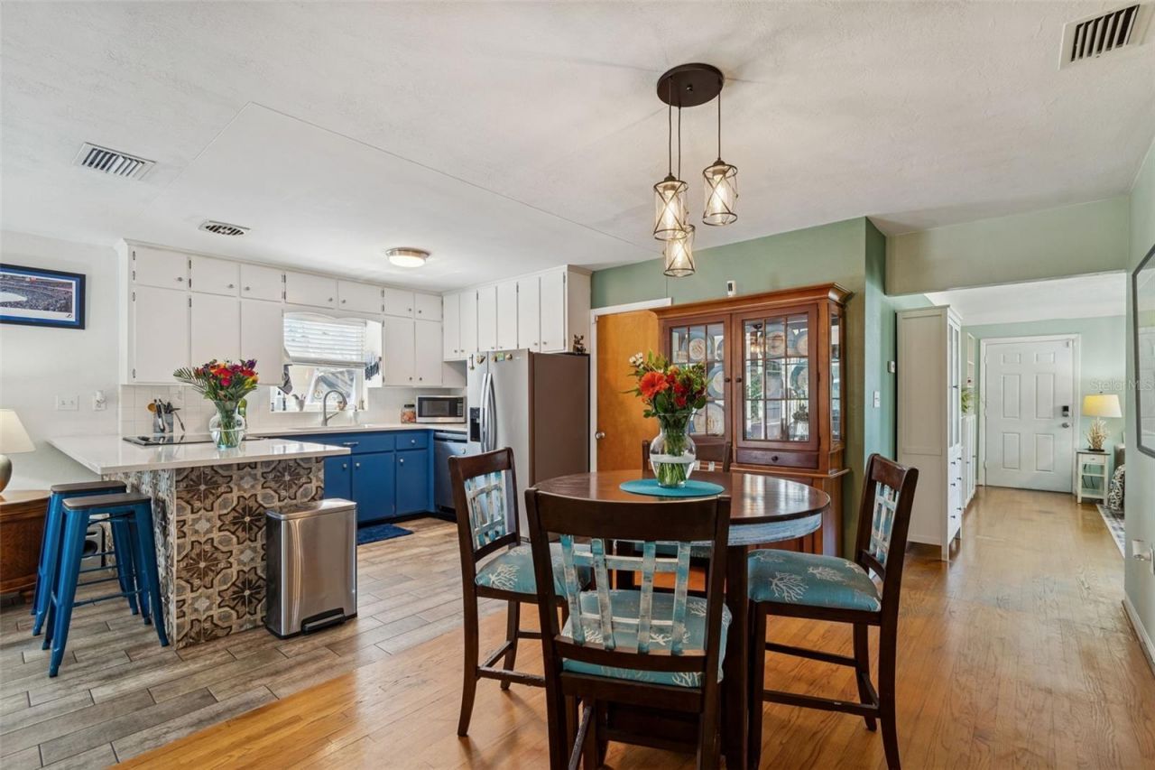 5300 6th Street S, Saint Petersburg, FL 33705 Photo