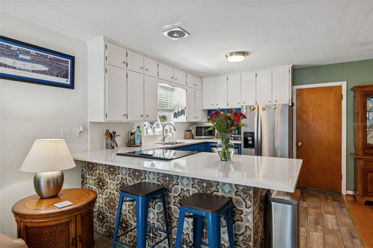 5300 6th Street S, Saint Petersburg, FL 33705 Photo