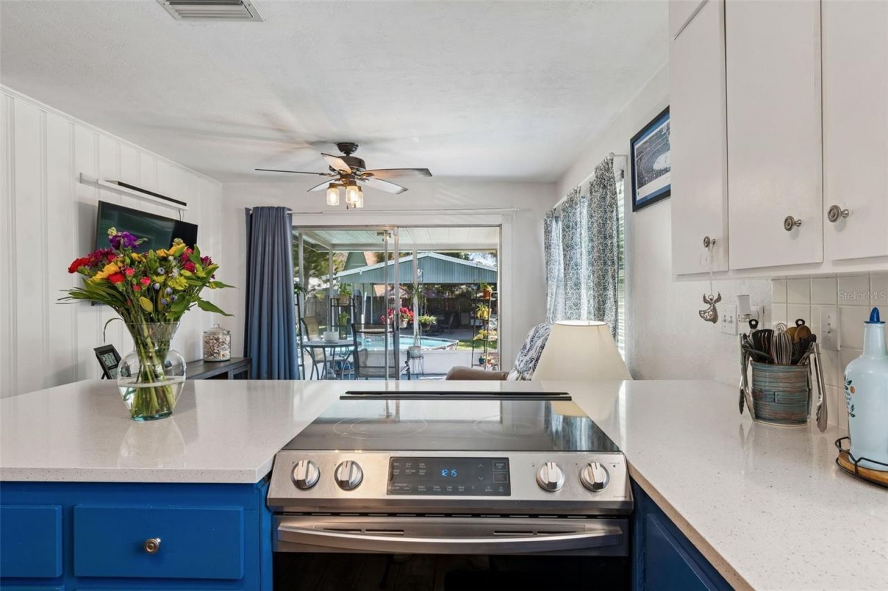 5300 6th Street S, Saint Petersburg, FL 33705 Photo