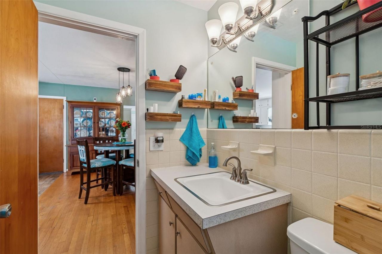 5300 6th Street S, Saint Petersburg, FL 33705 Photo