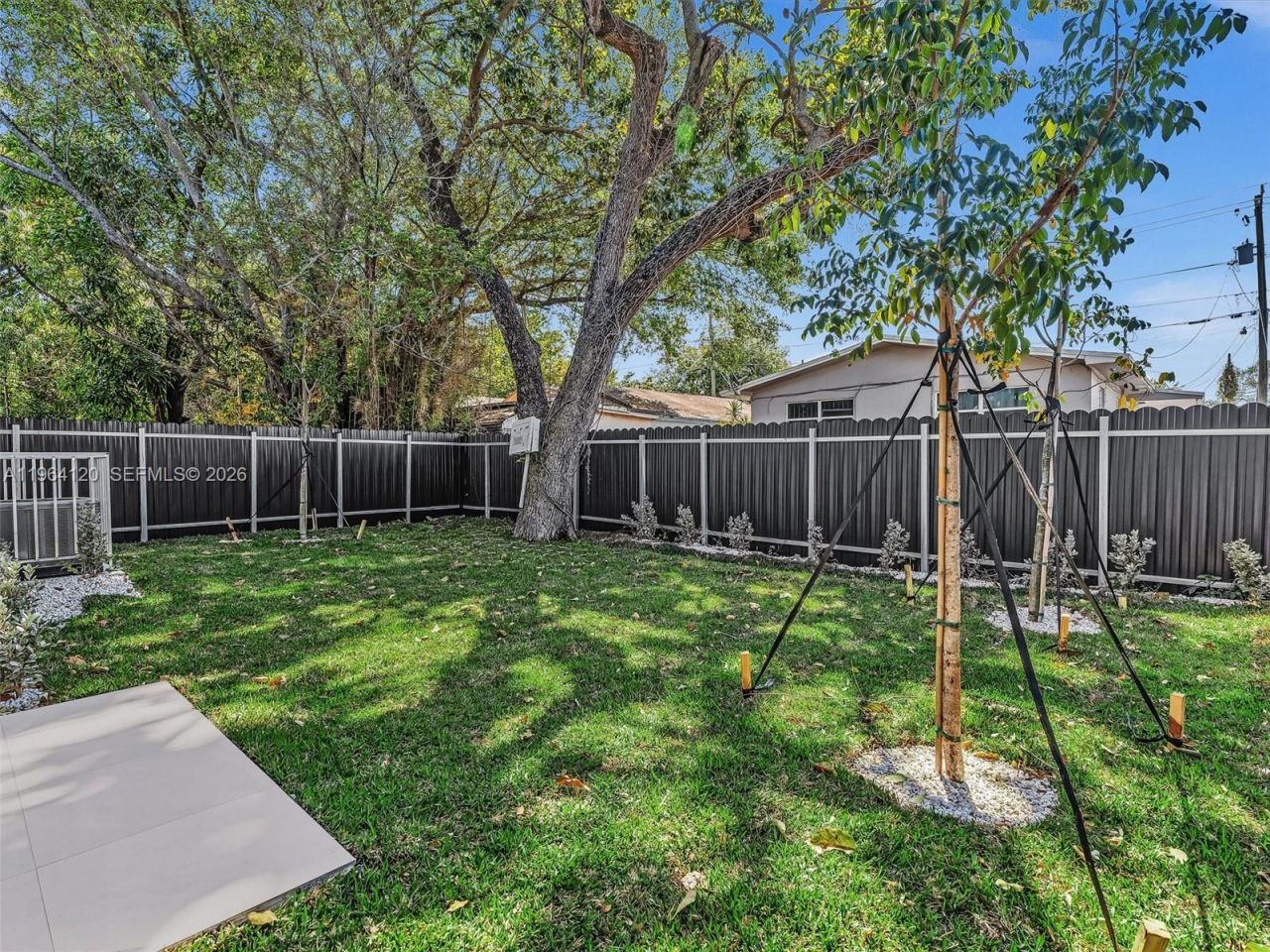 1840 NW 63rd St , Miami, FL 33147 Photo