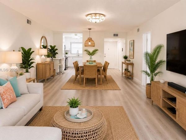 10207 Sunrise Lakes Blvd, Unit 204, Sunrise, FL 33322