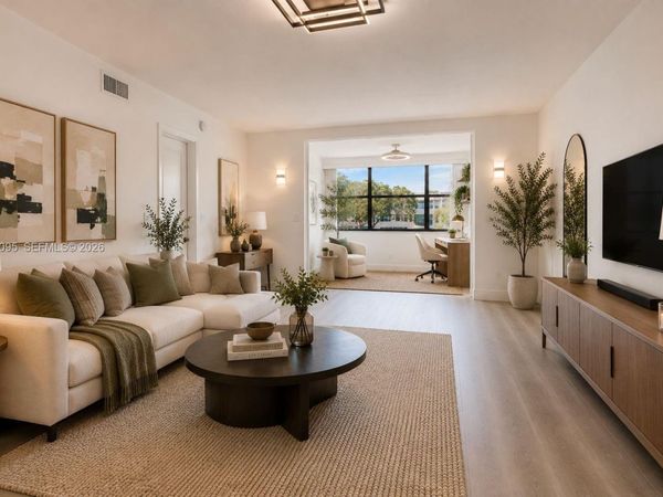 10207 Sunrise Lakes Blvd, Unit 204, Sunrise, FL 33322