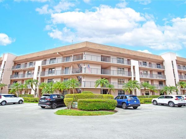10207 Sunrise Lakes Blvd, Unit 204, Sunrise, FL 33322