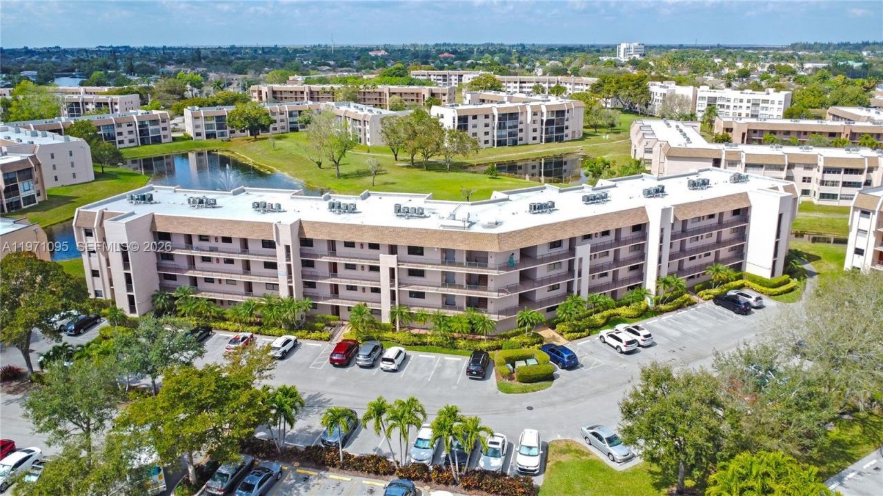 10207 Sunrise Lakes Blvd, Unit 204, Sunrise, FL 33322 Photo