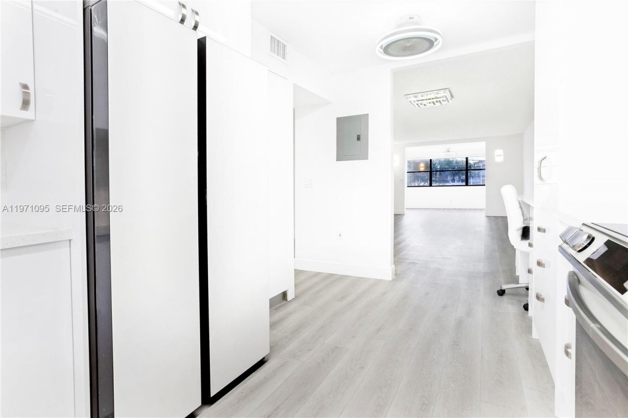 10207 Sunrise Lakes Blvd, Unit 204, Sunrise, FL 33322 Photo