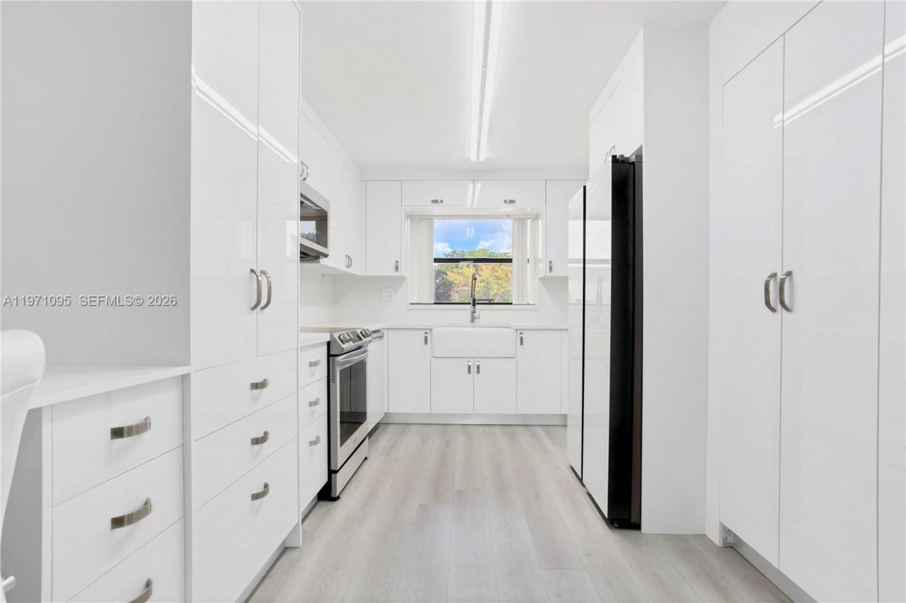 10207 Sunrise Lakes Blvd, Unit 204, Sunrise, FL 33322 Photo