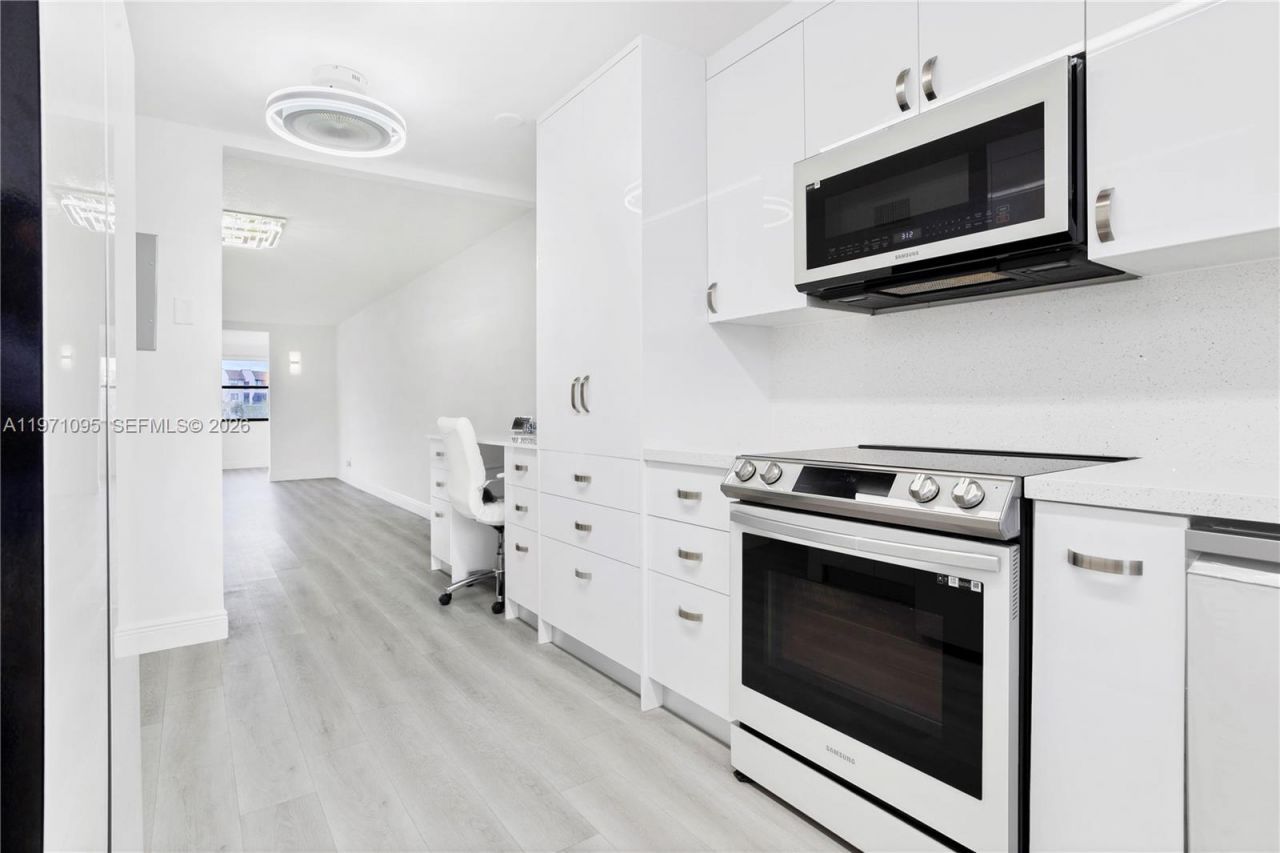 10207 Sunrise Lakes Blvd, Unit 204, Sunrise, FL 33322 Photo