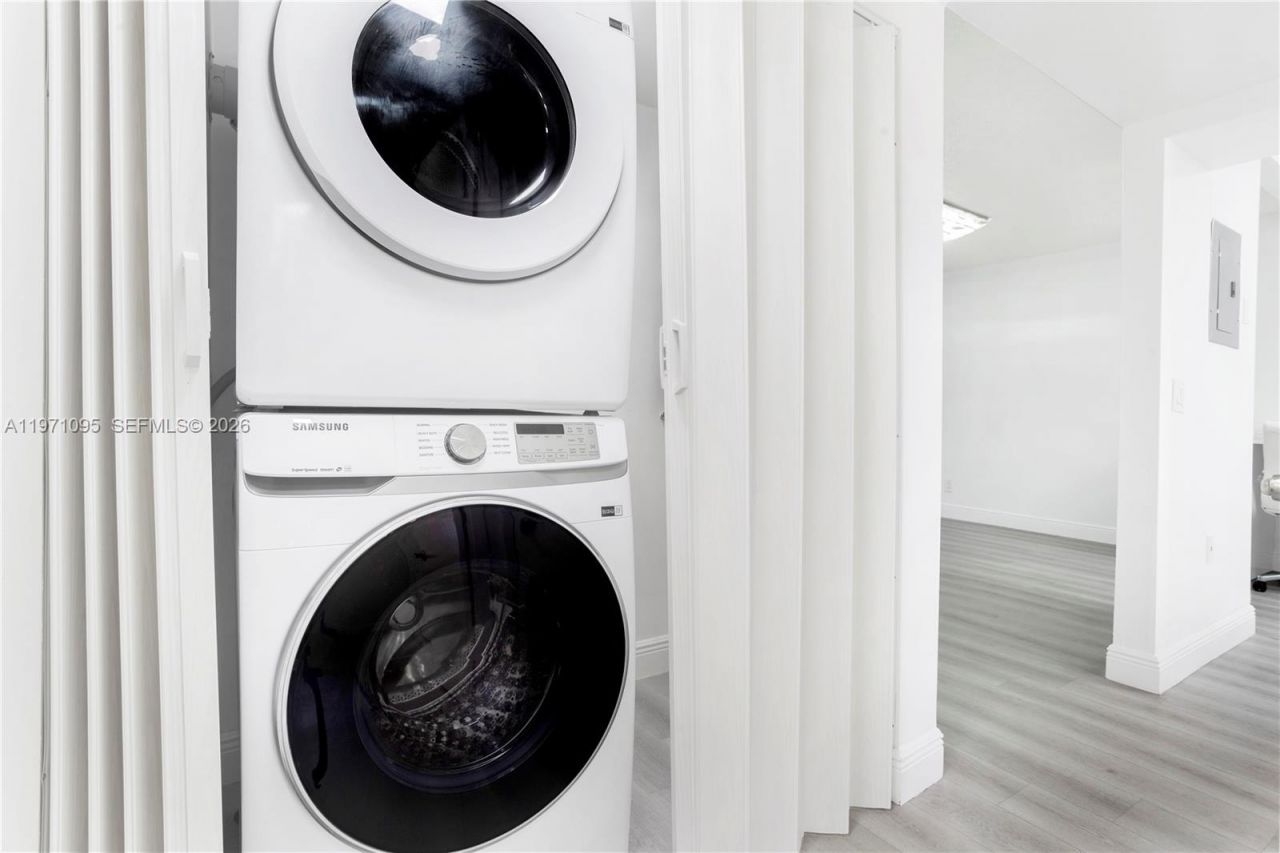 10207 Sunrise Lakes Blvd, Unit 204, Sunrise, FL 33322 Photo