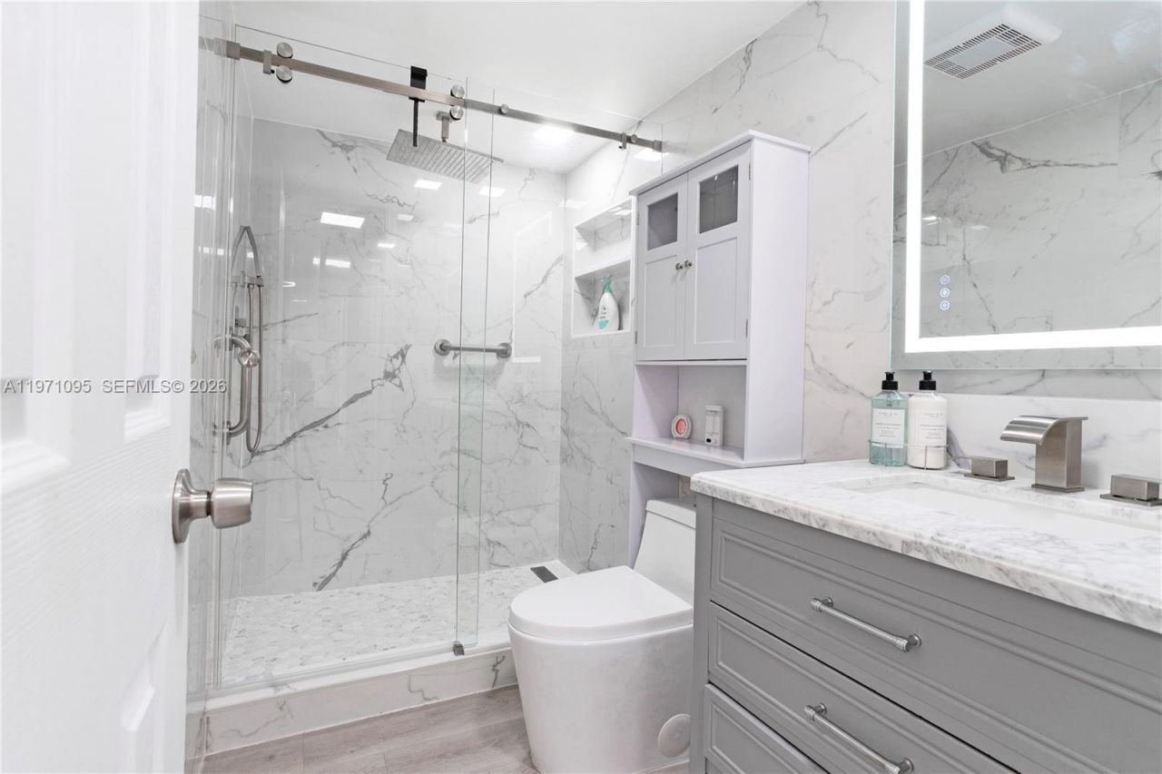 10207 Sunrise Lakes Blvd, Unit 204, Sunrise, FL 33322 Photo