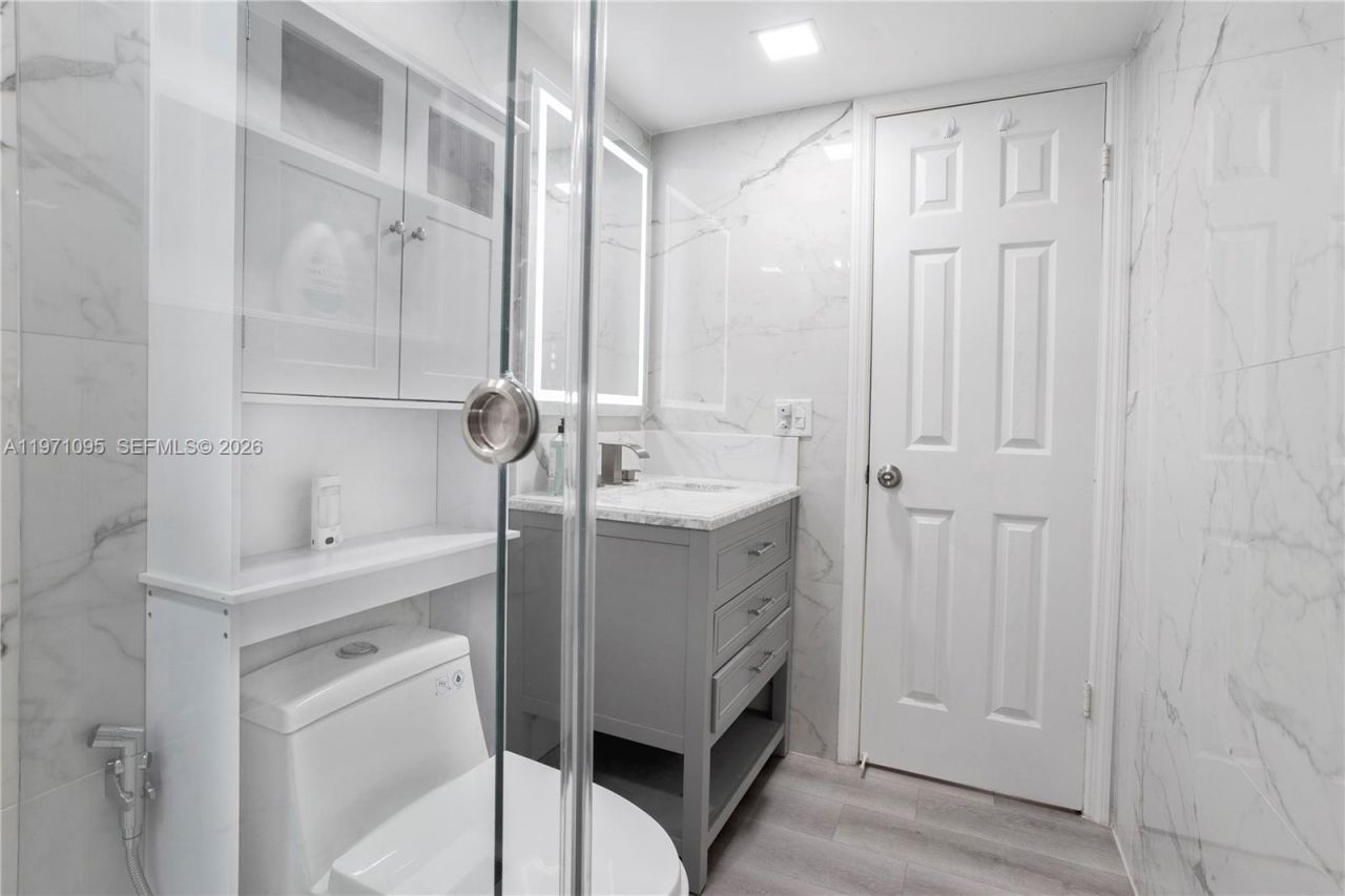 10207 Sunrise Lakes Blvd, Unit 204, Sunrise, FL 33322 Photo