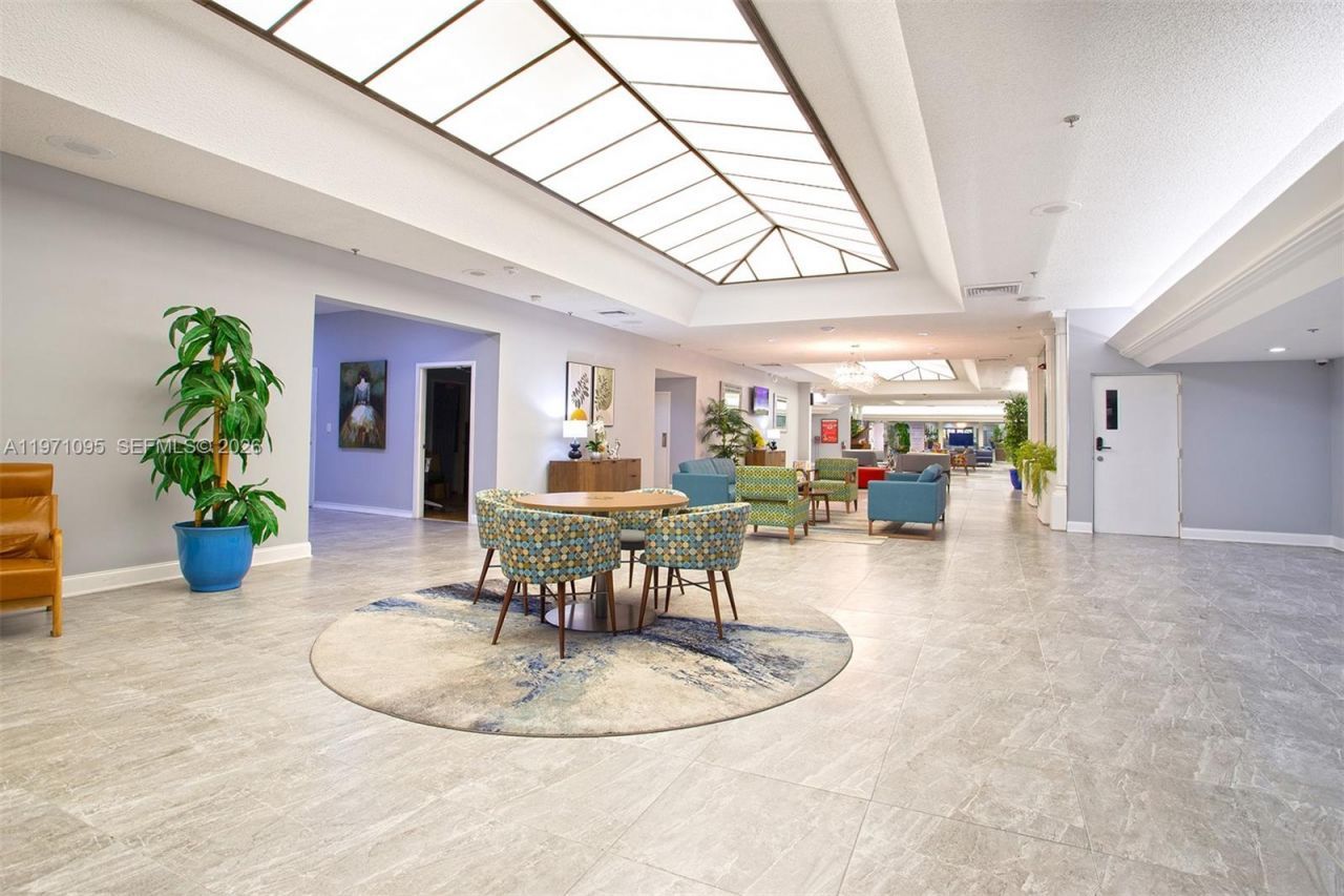 10207 Sunrise Lakes Blvd, Unit 204, Sunrise, FL 33322 Photo