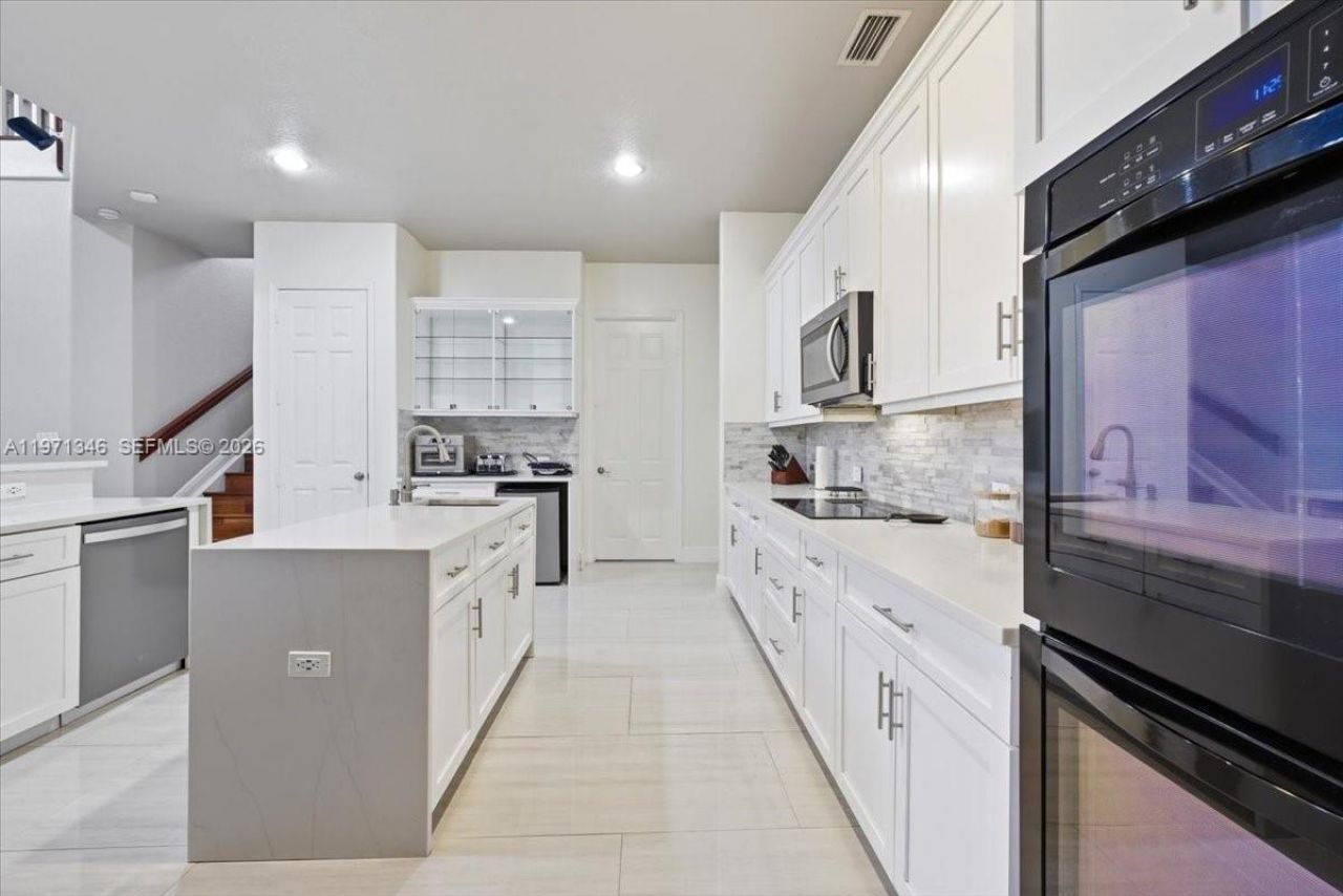 864 NW 123rd Dr , Coral Springs, FL 33071 Photo