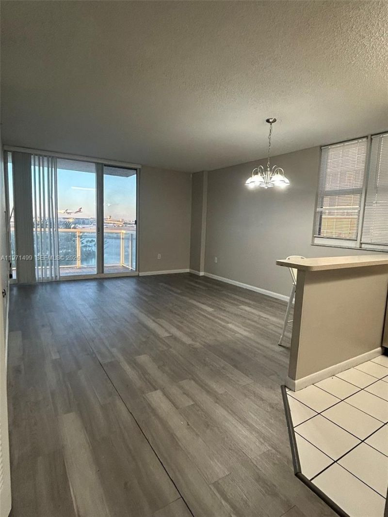 5085 NW 7th St , Unit 1002, Miami, FL 33126 Photo