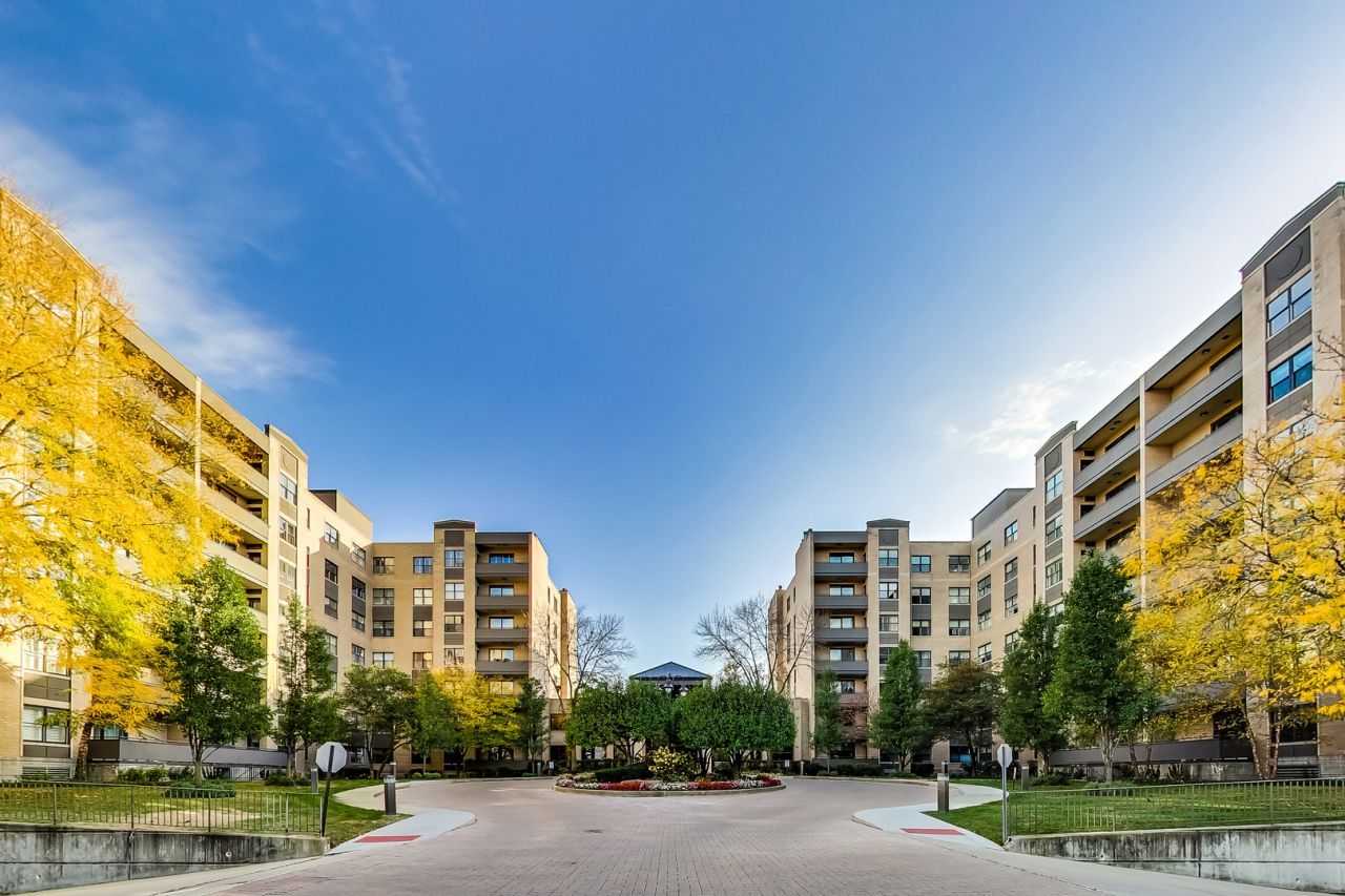 4545 W Touhy Avenue, Unit 319W, Lincolnwood, IL 60712 Main Photo