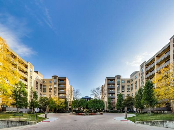 4545 W Touhy Avenue, Unit 319W, Lincolnwood, IL 60712