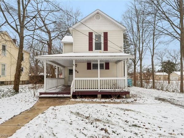 104 S Cedar Street, Geneva, OH 44041