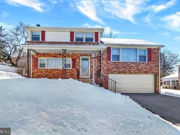 2670 RALEIGH DRIVE, YORK, PA 17402