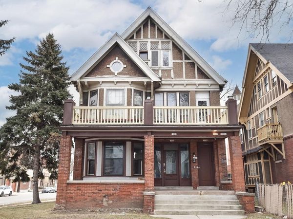 1002 S 22nd STREET, Unit 1004, Milwaukee, WI 53204