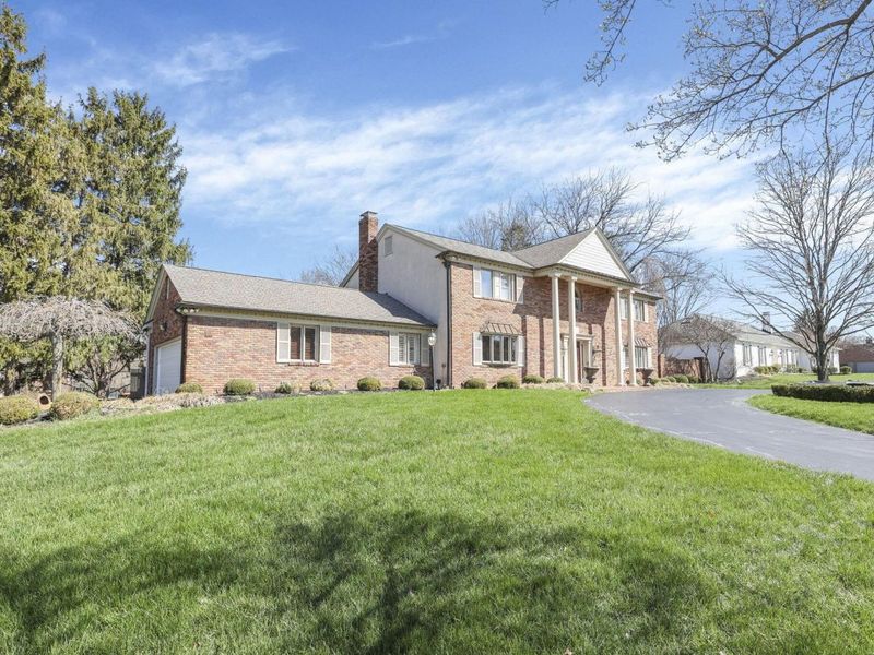 2626 Chartwell Road, Columbus, OH 43220 Photo 2