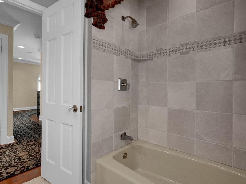 2626 Chartwell Road, Columbus, OH 43220 Photo 29