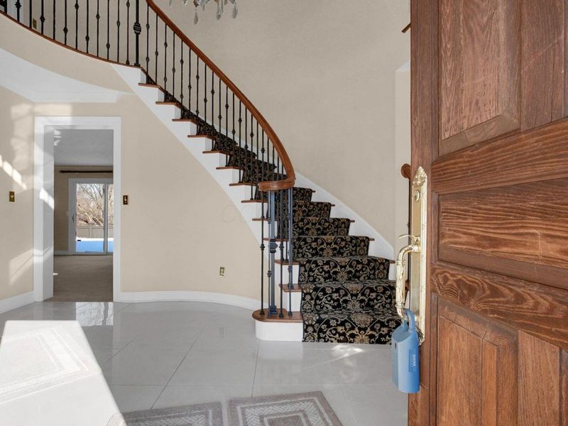 2626 Chartwell Road, Columbus, OH 43220 Photo 3