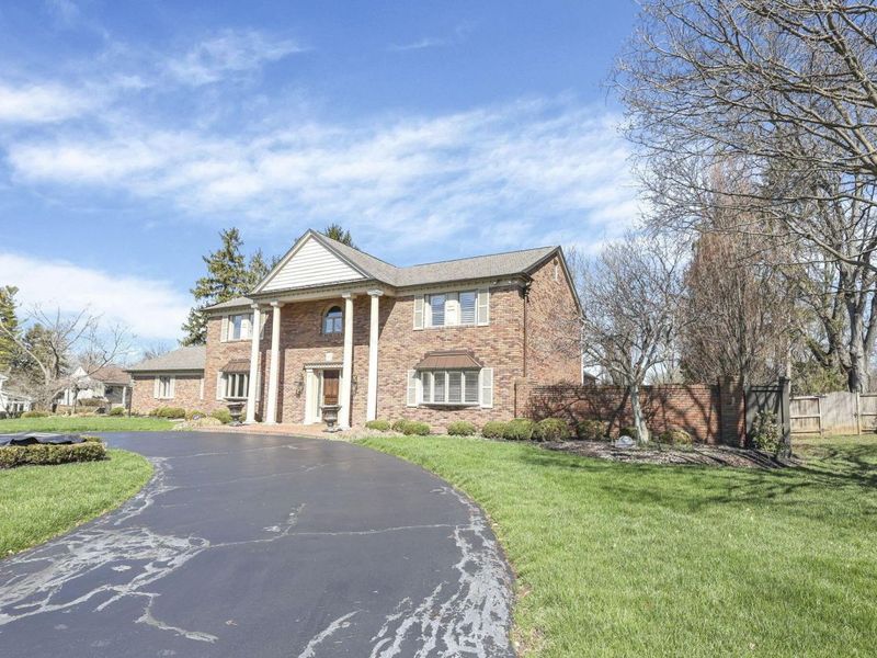 2626 Chartwell Road, Columbus, OH 43220 Photo 3