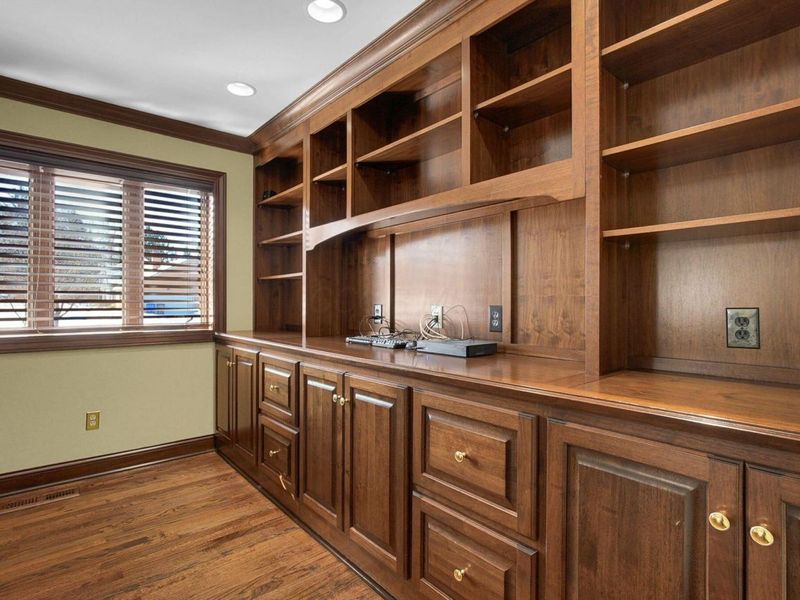 2626 Chartwell Road, Columbus, OH 43220 Photo 7