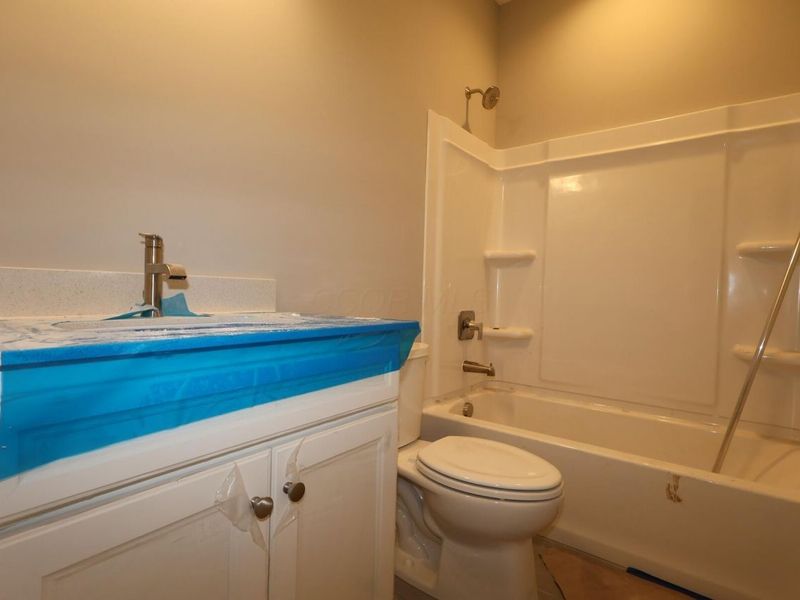 359 Oakmont Drive, Commercial Point, OH 43116 Photo 10