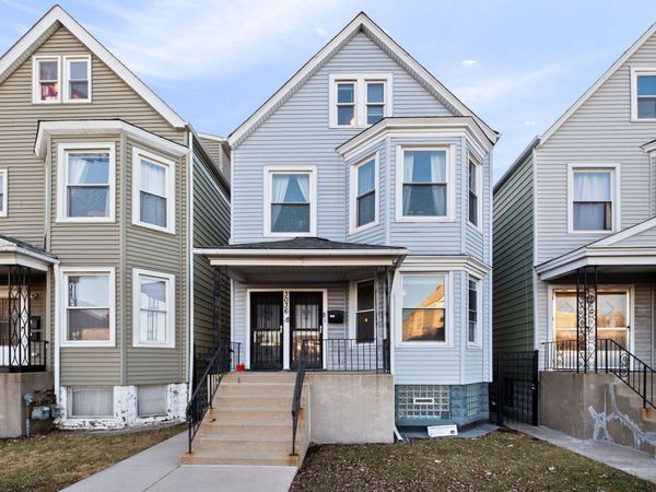 3036 N Kedzie Avenue, Chicago, IL 60618