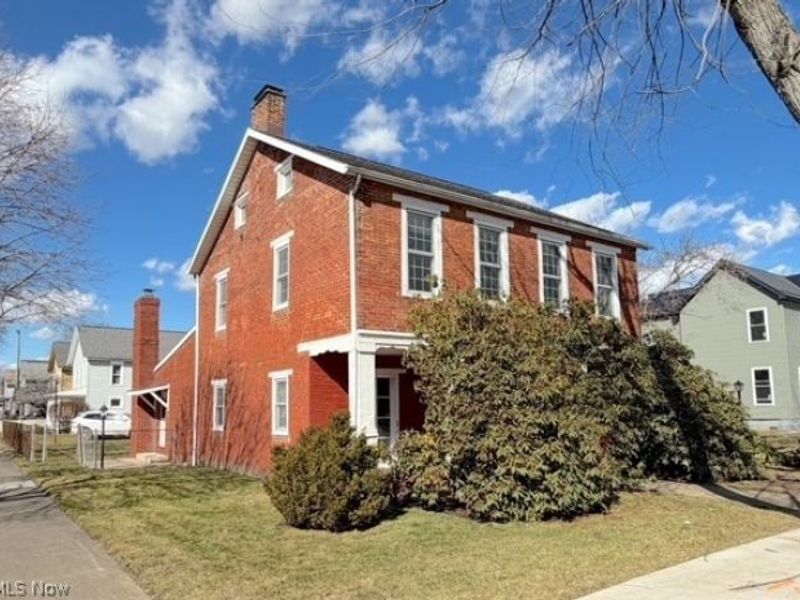 152 3rd Street SW, New Philadelphia, OH 44663 Photo 1