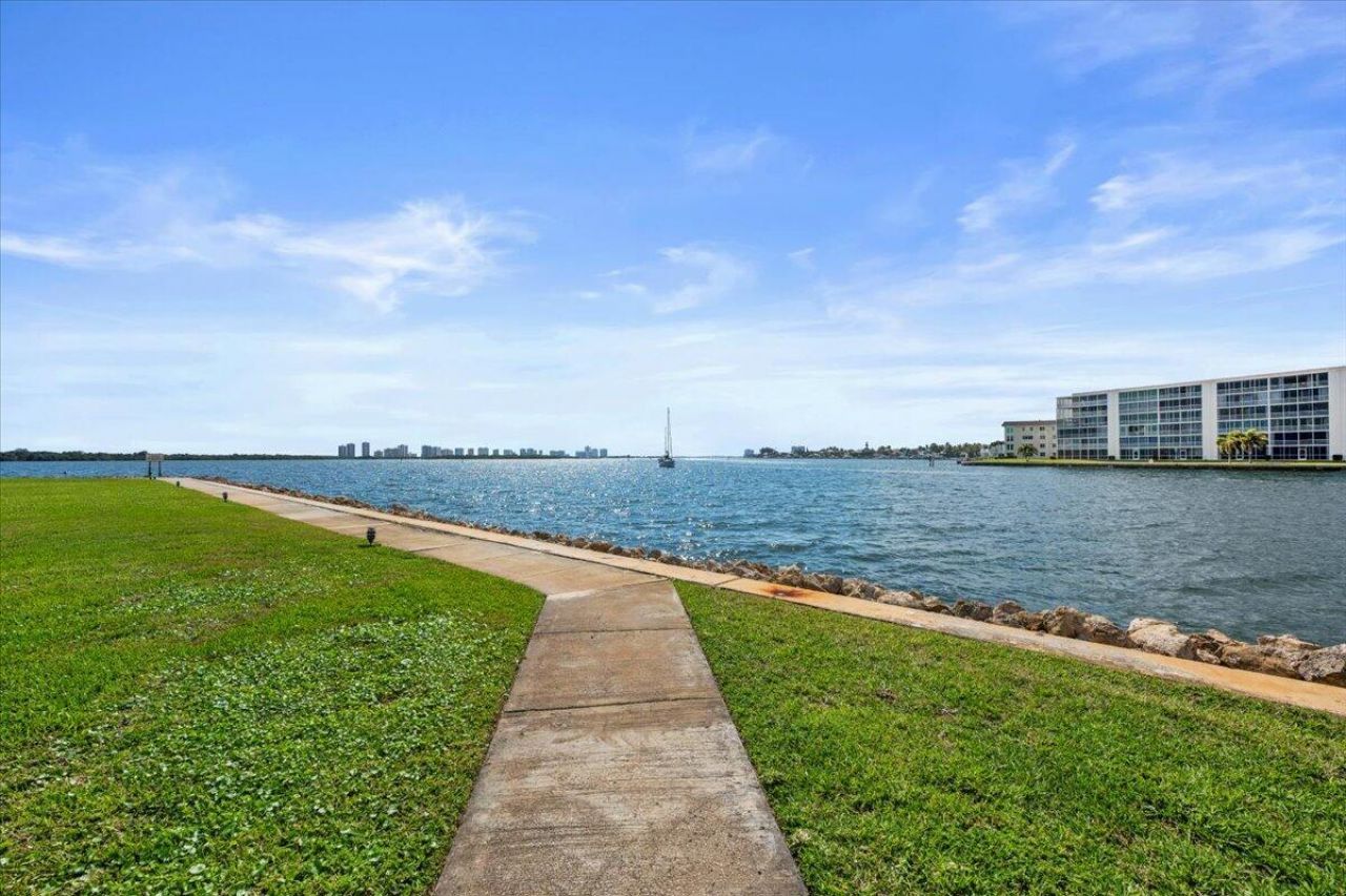115 Lakeshore Drive, Unit 1747, North Palm Beach, FL 33408 Photo