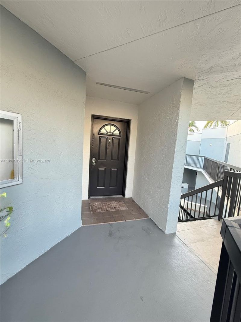 6272 NW 186th St, Unit 301, Hialeah, FL 33015 Photo