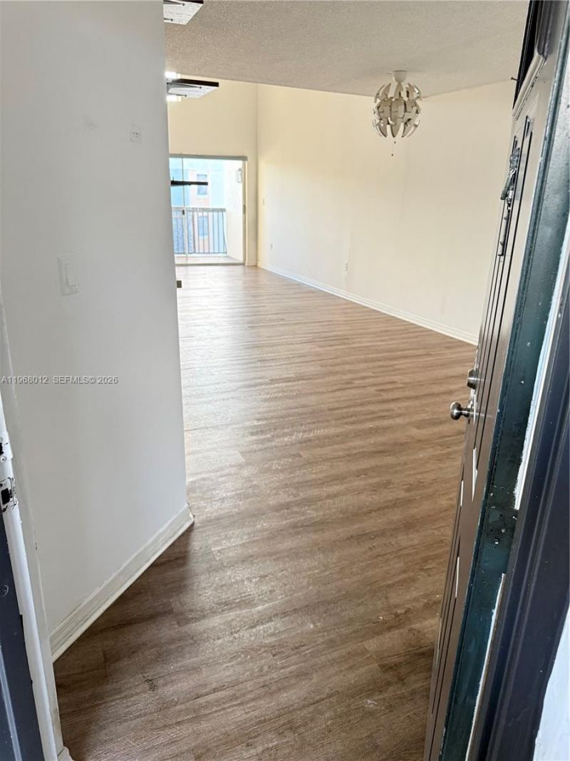 6272 NW 186th St, Unit 301, Hialeah, FL 33015 Photo