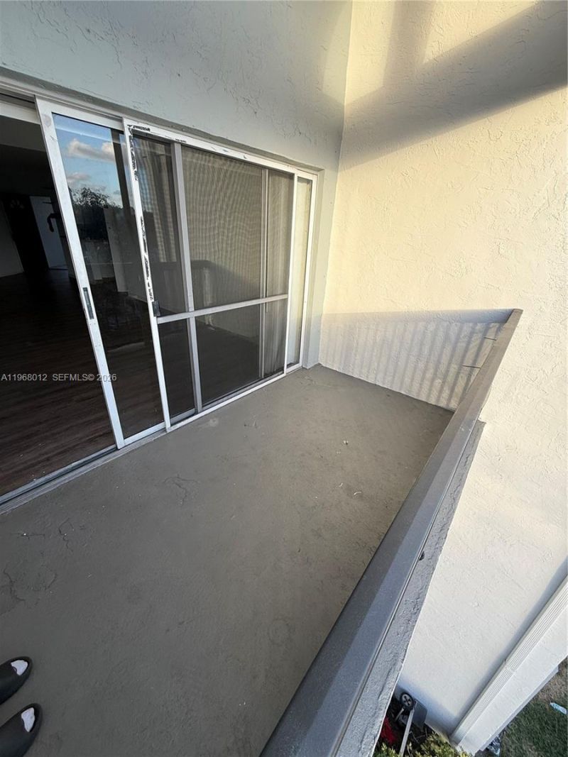 6272 NW 186th St, Unit 301, Hialeah, FL 33015 Photo