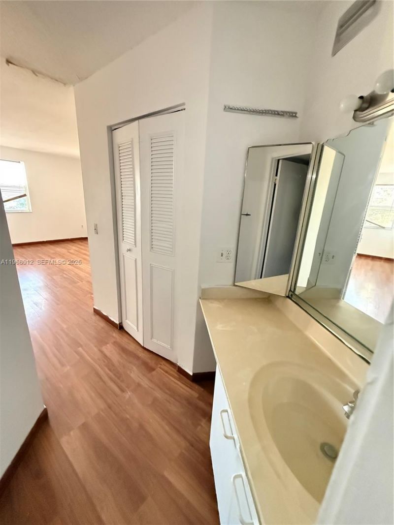 6272 NW 186th St, Unit 301, Hialeah, FL 33015 Photo