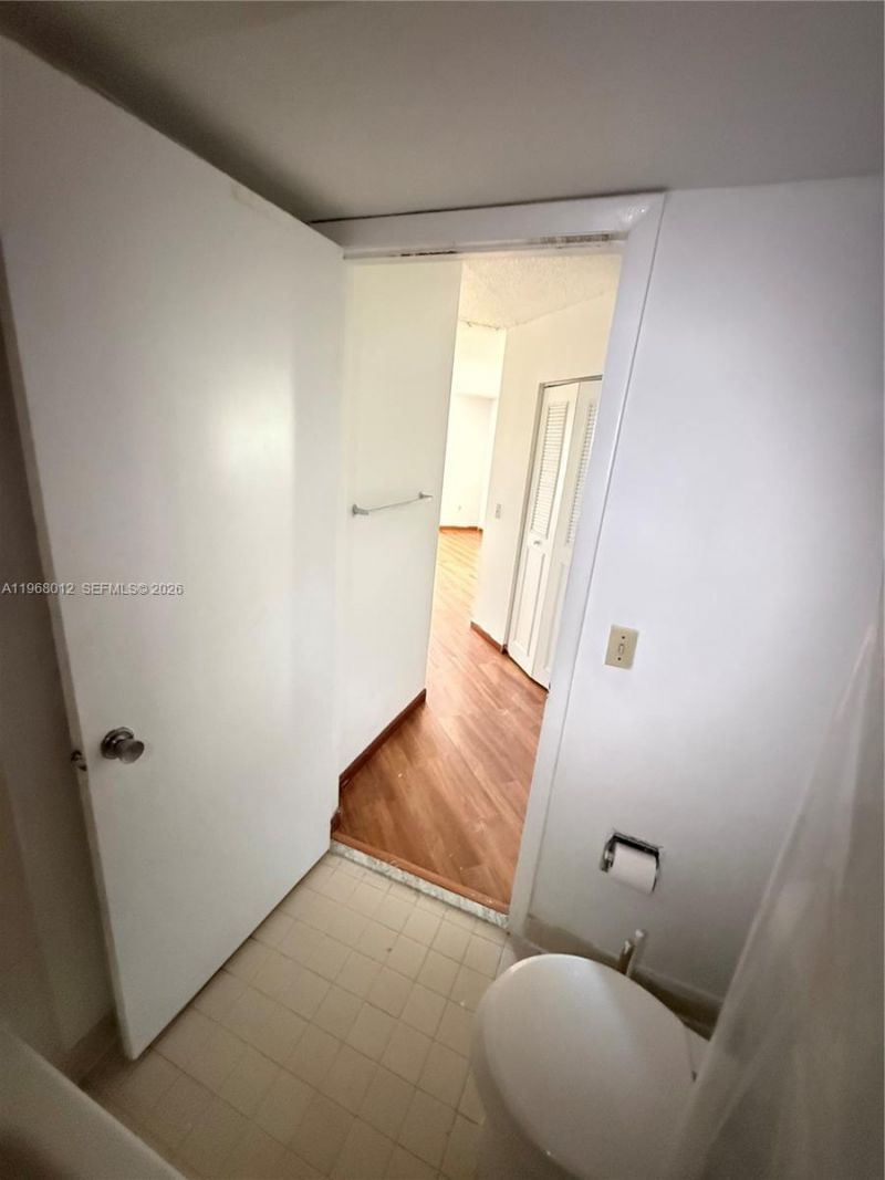 6272 NW 186th St, Unit 301, Hialeah, FL 33015 Photo