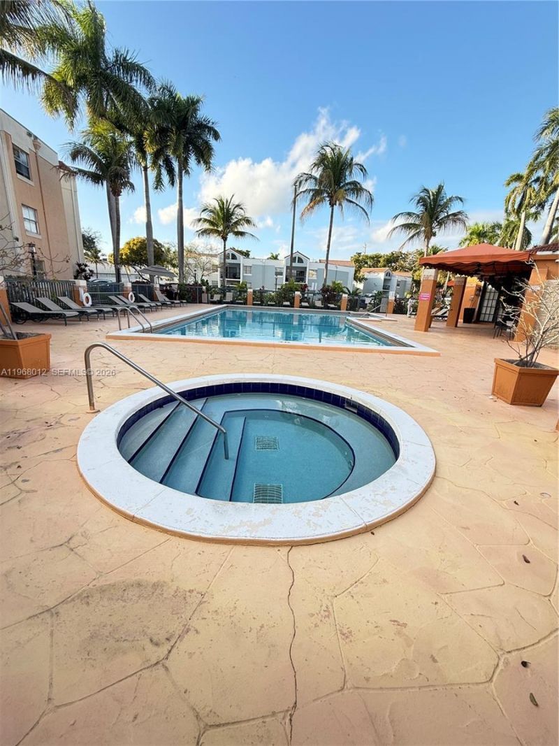 6272 NW 186th St, Unit 301, Hialeah, FL 33015 Photo