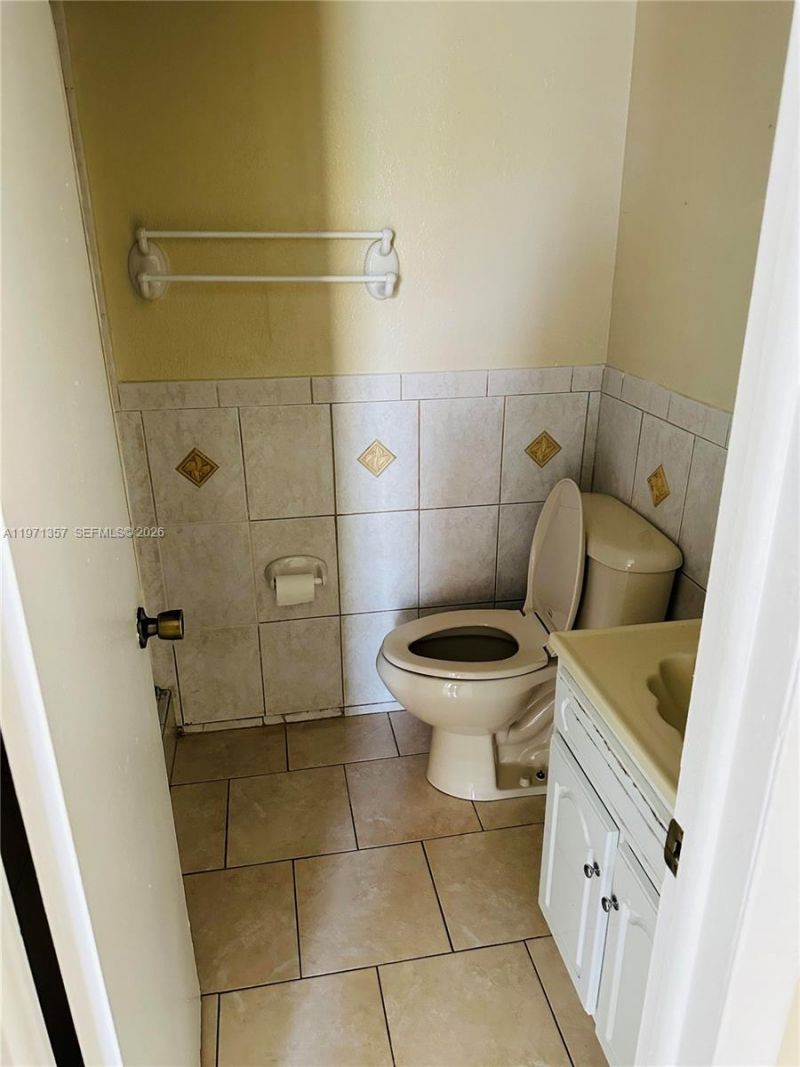 4705 NW 7th St , Unit 206-7, Miami, FL 33126 Photo