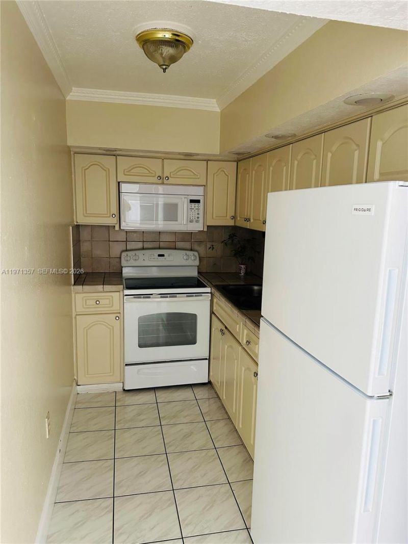 4705 NW 7th St , Unit 206-7, Miami, FL 33126 Photo