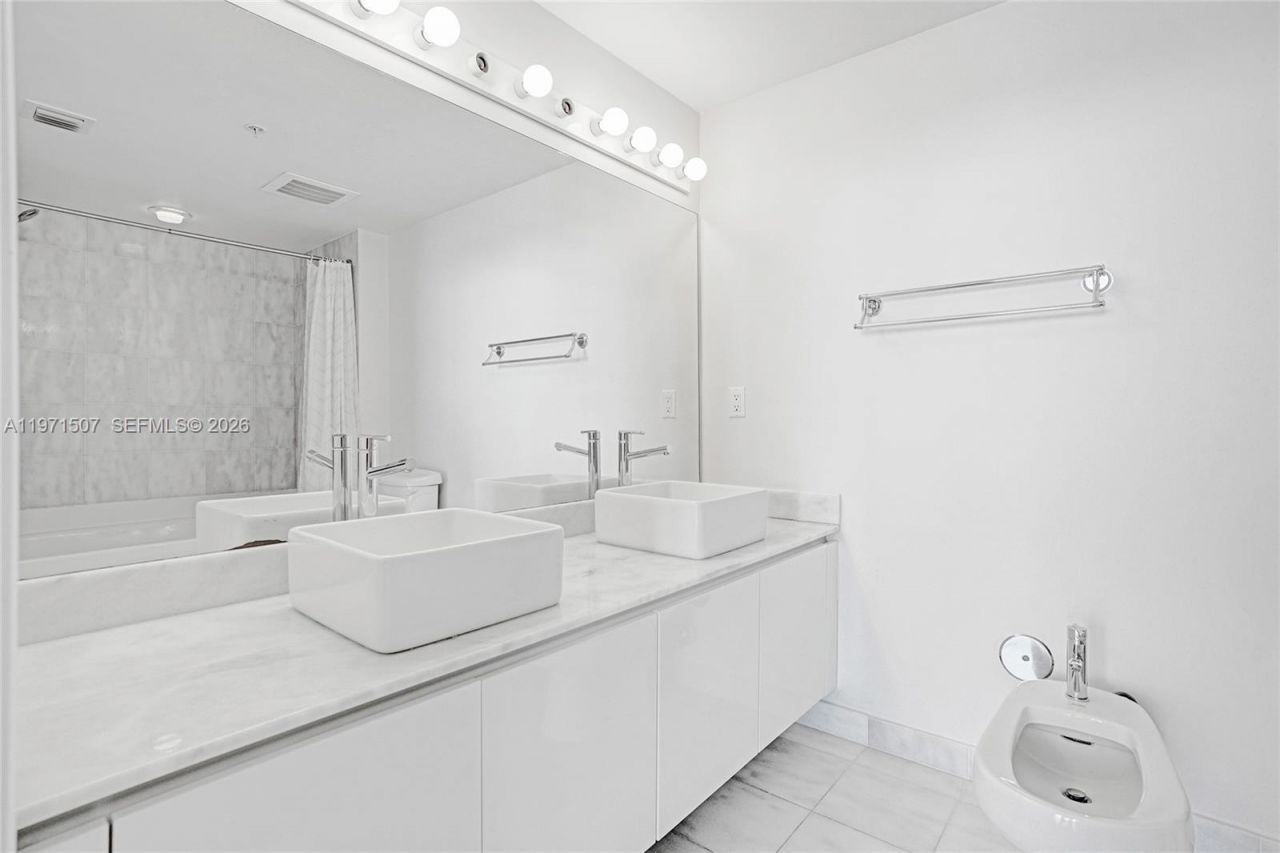 601 NE 36th St , Unit 1908, Miami, FL 33137 Photo