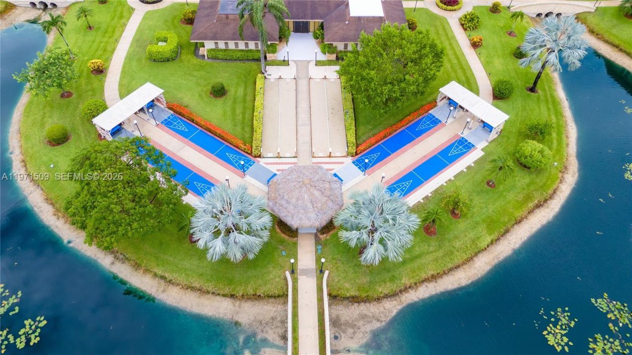 5003 NW 35th St , Unit 405, Lauderdale Lakes, FL 33319 Photo