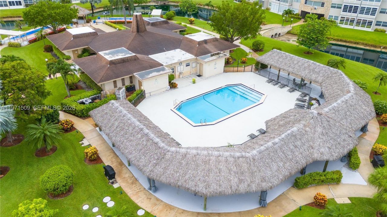 5003 NW 35th St , Unit 405, Lauderdale Lakes, FL 33319 Photo