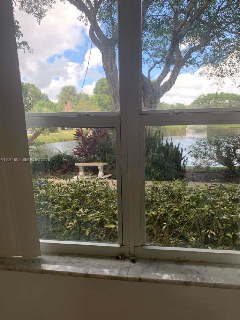 5003 NW 35th St , Unit 405, Lauderdale Lakes, FL 33319 Photo