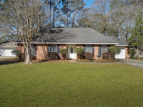 664 PLANTATION Boulevard, Mandeville, LA 70448