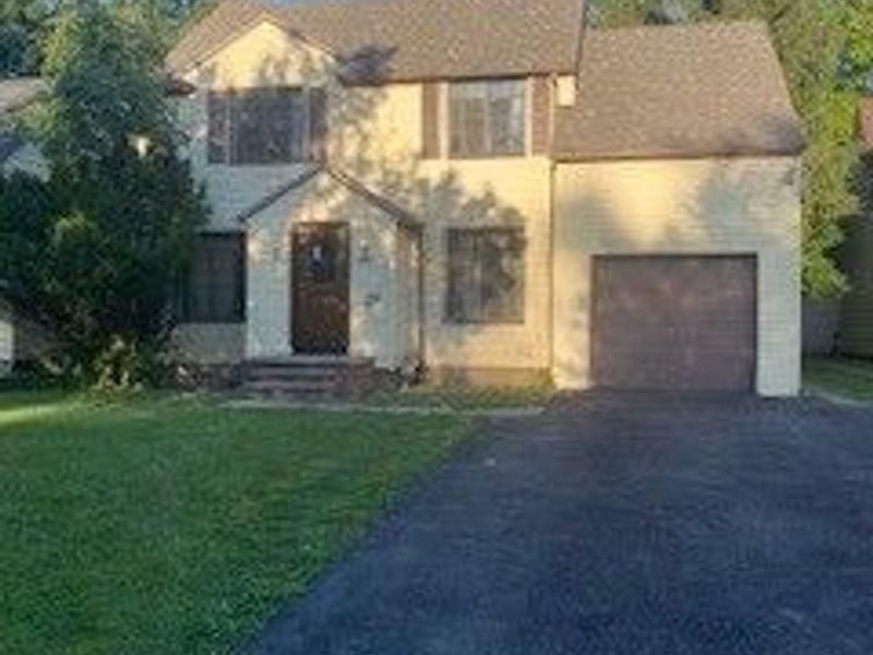 1985 Revere Road, Cleveland, OH 44118 Photo 2