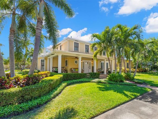 556 21ST AVENUE NE, ST PETERSBURG, FL 33704