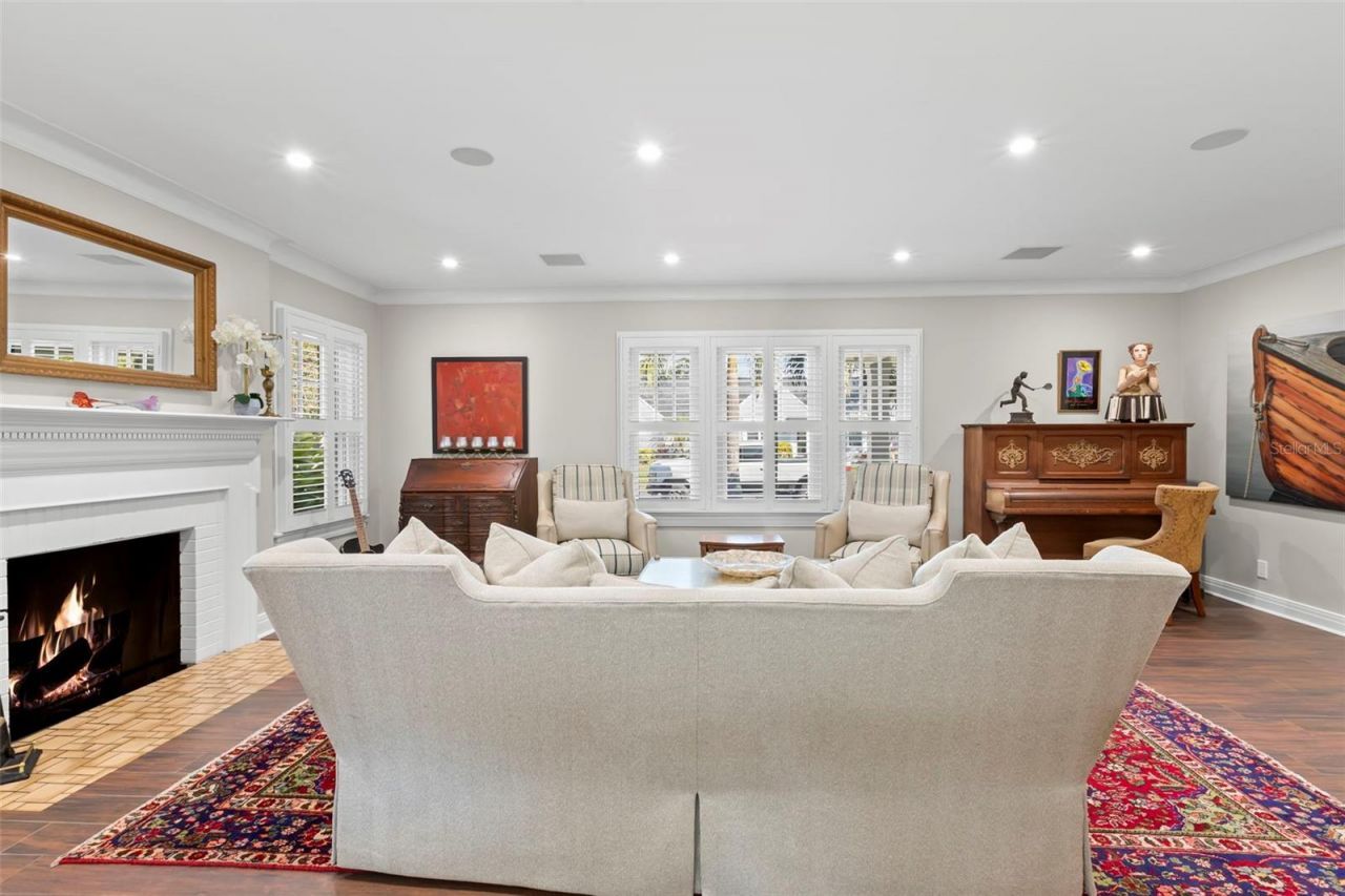 556 21st Avenue Ne, Saint Petersburg, FL 33704 Photo