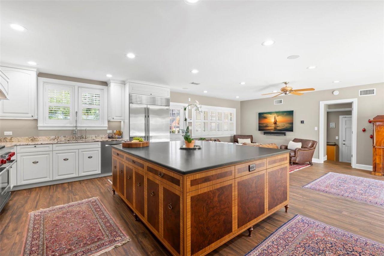 556 21st Avenue Ne, Saint Petersburg, FL 33704 Photo